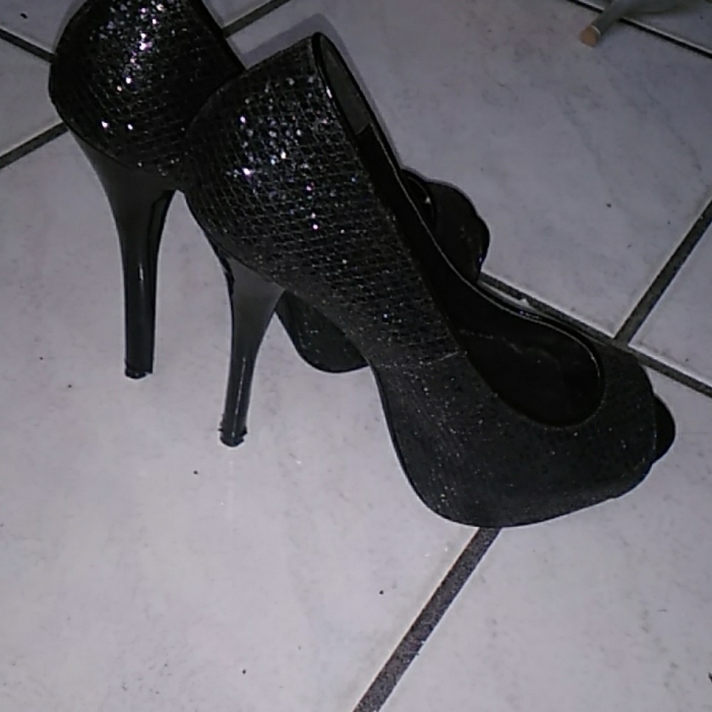 Black sequence shoes